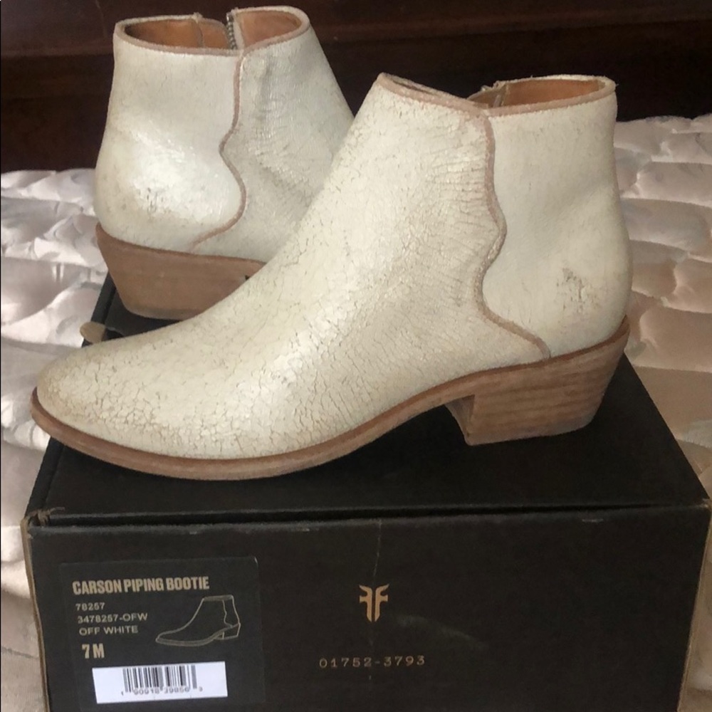 Frye Carson piping bootie
